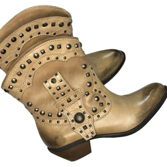 Vince Camuto Tan Studded Boots size 8.5 - Picture 1 of 11